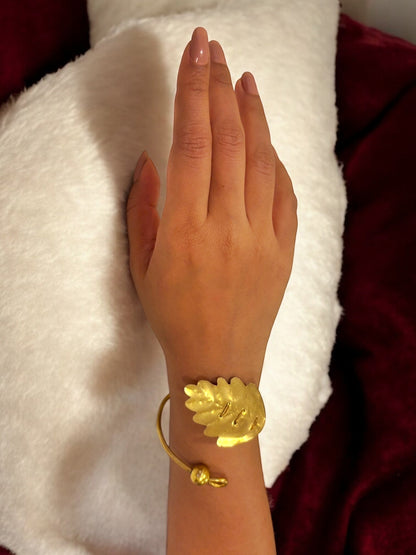 leafy-affair-brass-bracelet