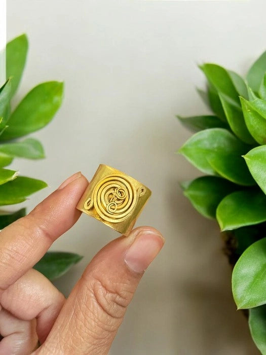 spiral-on-plate-brass-finger-ring