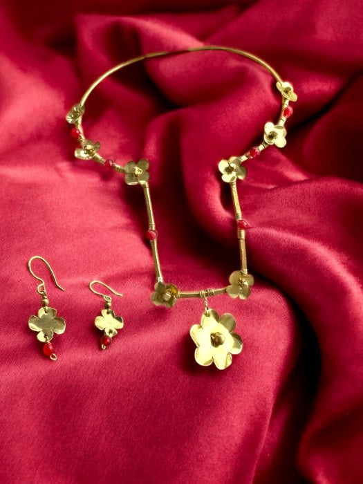 Red Dot Statement Brass Hasli Necklace Jewelry Set (Necklace, Earrings)