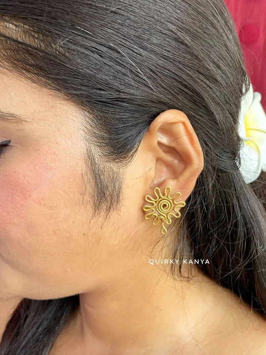 spiral-amoeba-brass-stud-earrings