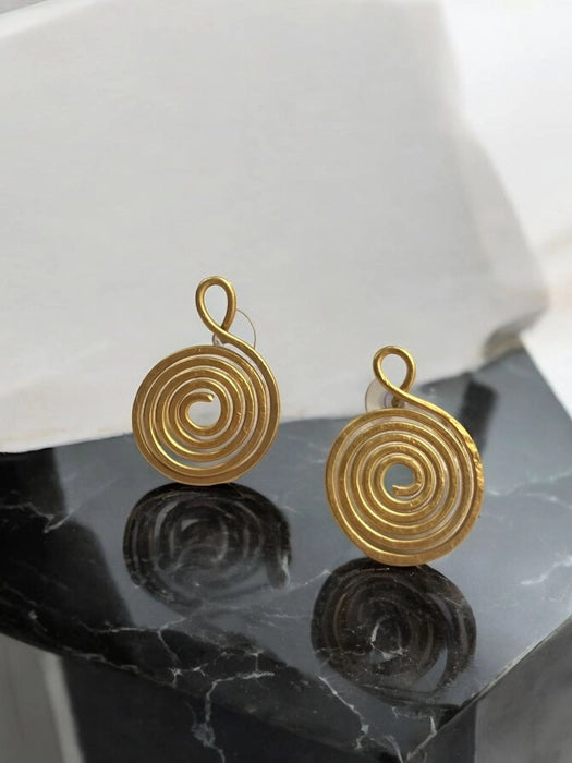 spiral-circle-brass-stud-earrings