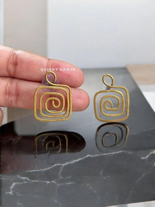 spiral-square-brass-stud-earrings