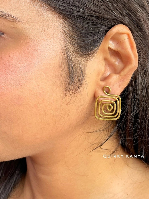 spiral-square-brass-stud-earrings