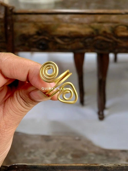 spiral-triangle-brass-ring