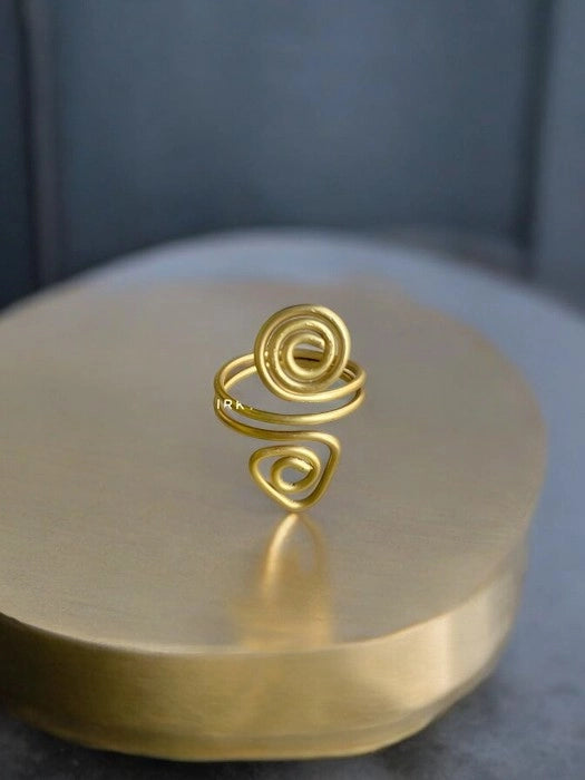 spiral-triangle-brass-ring