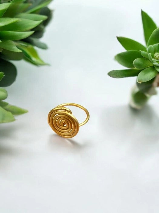 single-spiral-brass-finger-ring