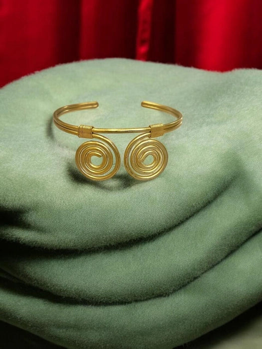 twin-spiral-brass-bracelet