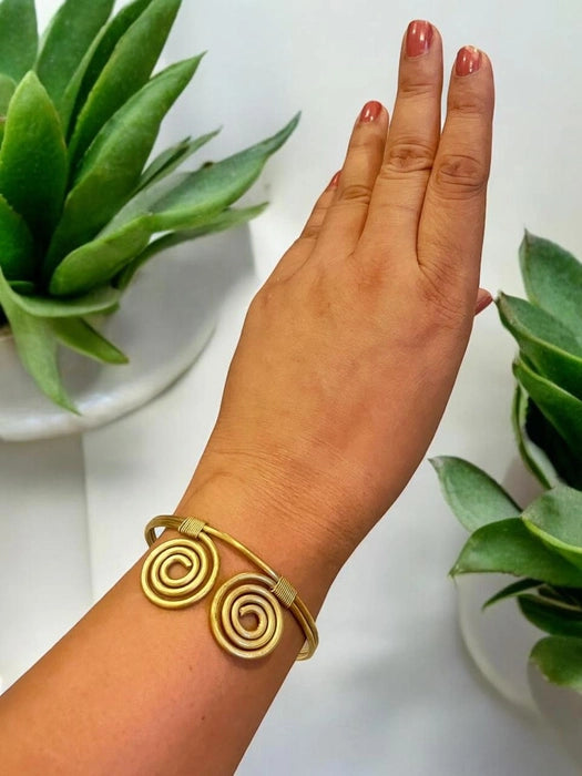 twin-spiral-brass-bracelet