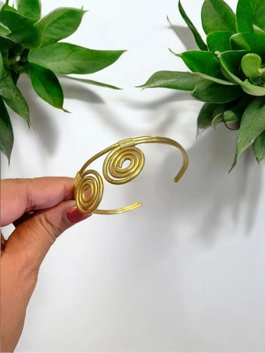 twin-spiral-brass-bracelet