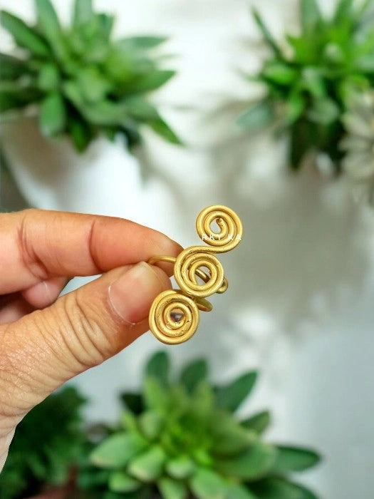 triple-spiral-brass-finger-ring