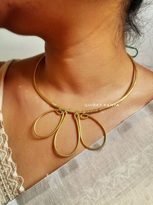 three-drops-brass-hansli-necklace