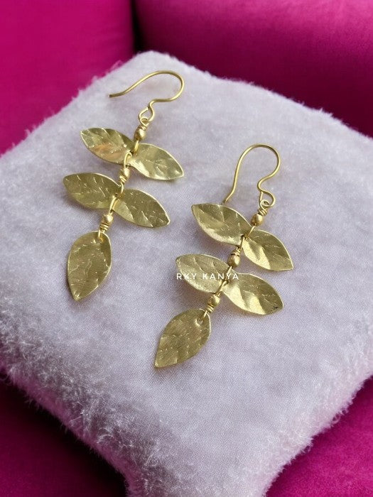 vine-fantasy-brass-earrings