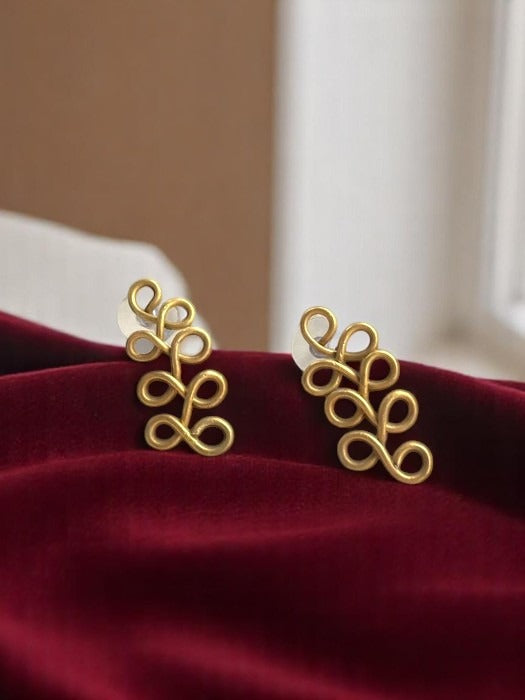 figure-8s-brass-stud-earrings