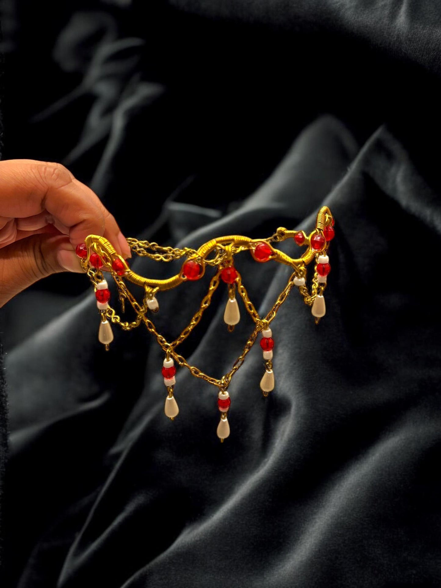 queen-charlotte-red-beaded-brass-choker-necklace