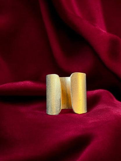 minimalist-band-brass-ring