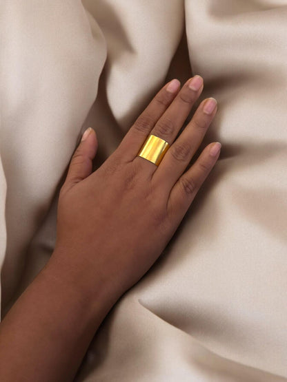 minimalist-band-brass-ring