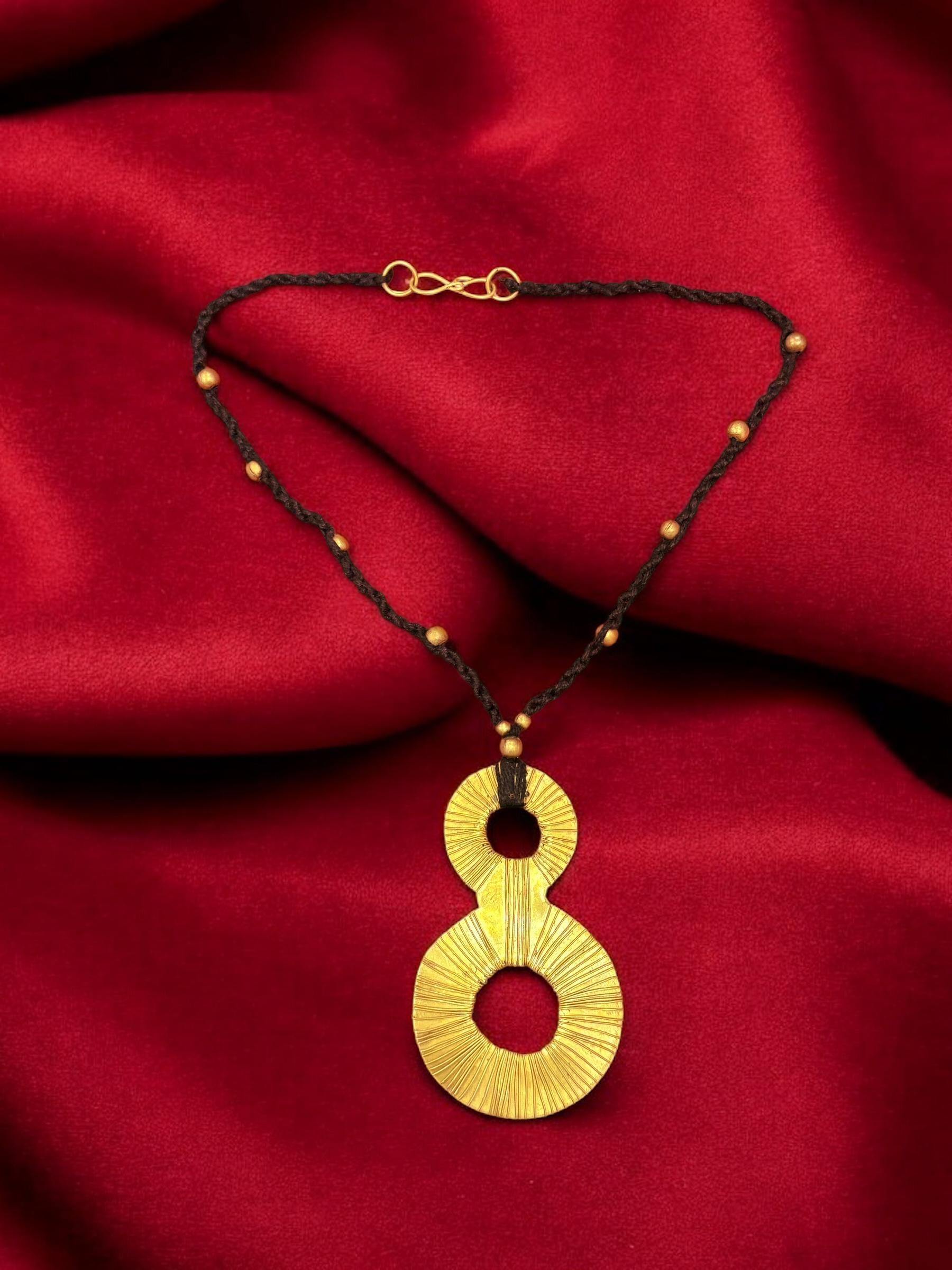 figure-8-brass-necklace