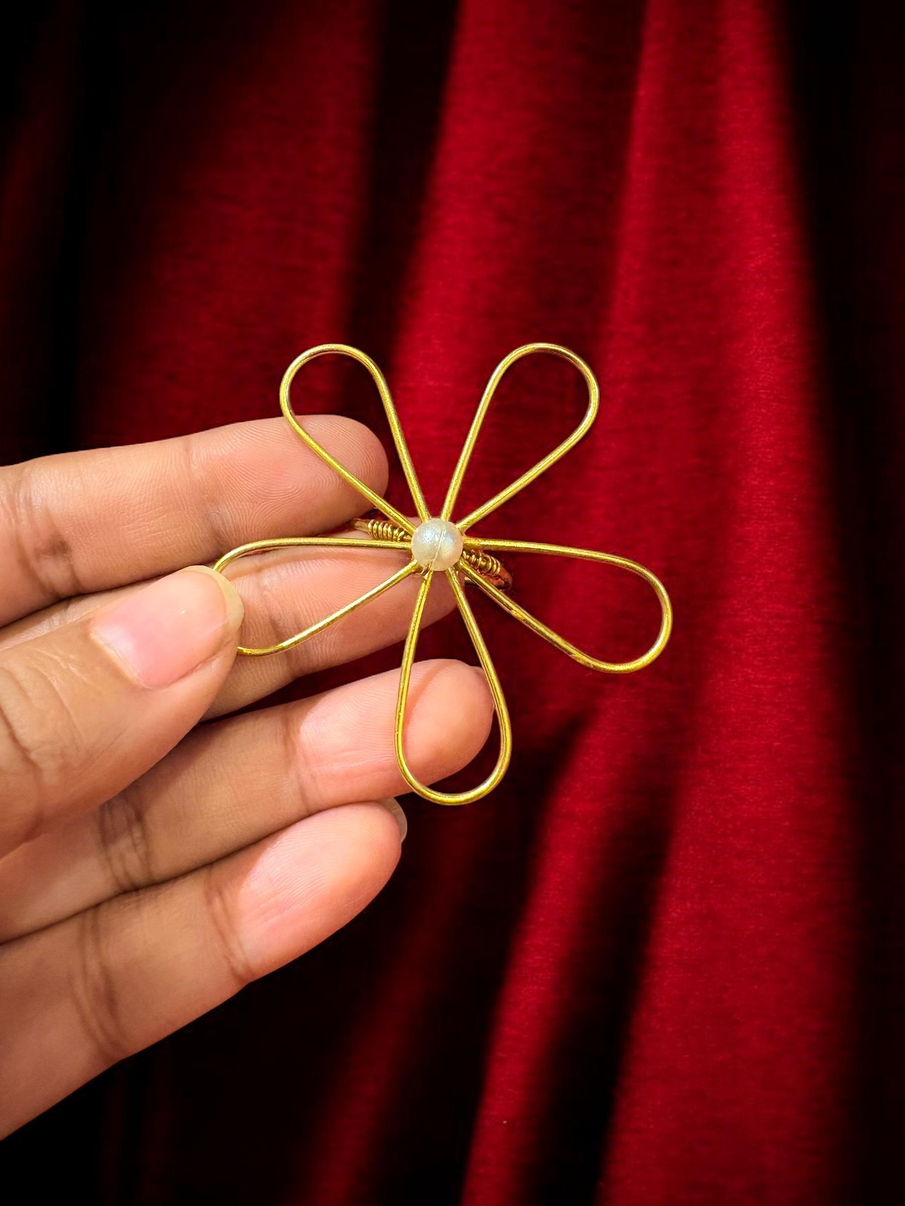 dainty-flower-pearl-brass-ring