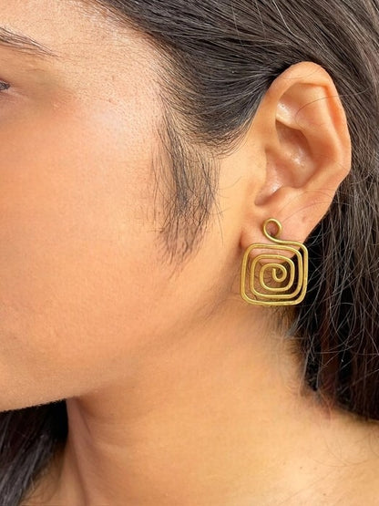 spiral-square-brass-stud-earrings