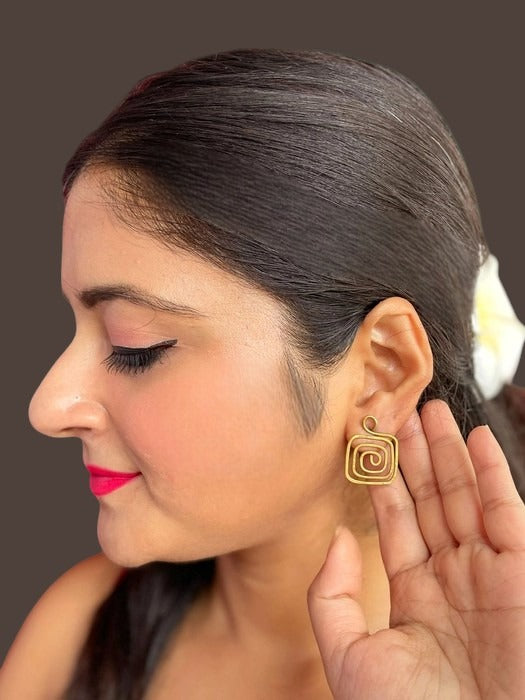 spiral-square-brass-stud-earrings