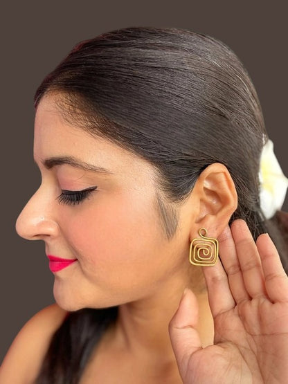 spiral-square-brass-stud-earrings