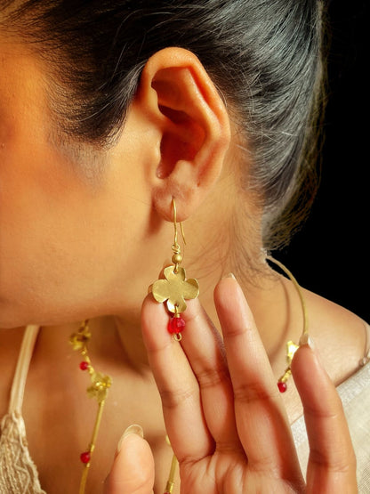 red-dot-small-flower-brass-earrings