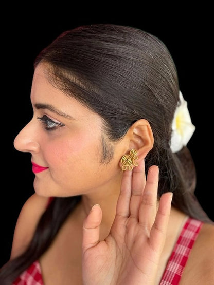 oneside-curly-spiral-brass-stud-earrings