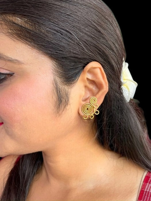 oneside-curly-spiral-brass-stud-earrings