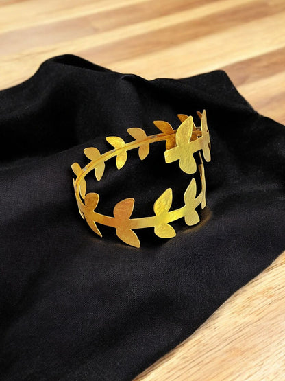 Curvy Leaf Wrap Brass Arm Cuff