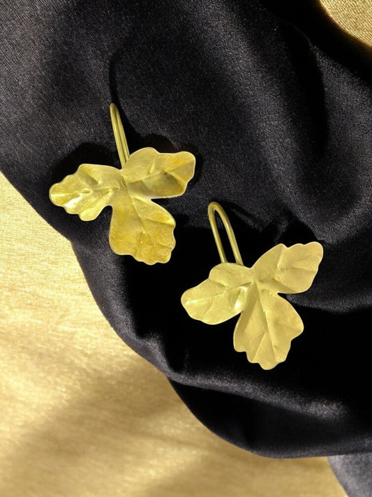 tri-leaf-brass-bugadi-earcuffs