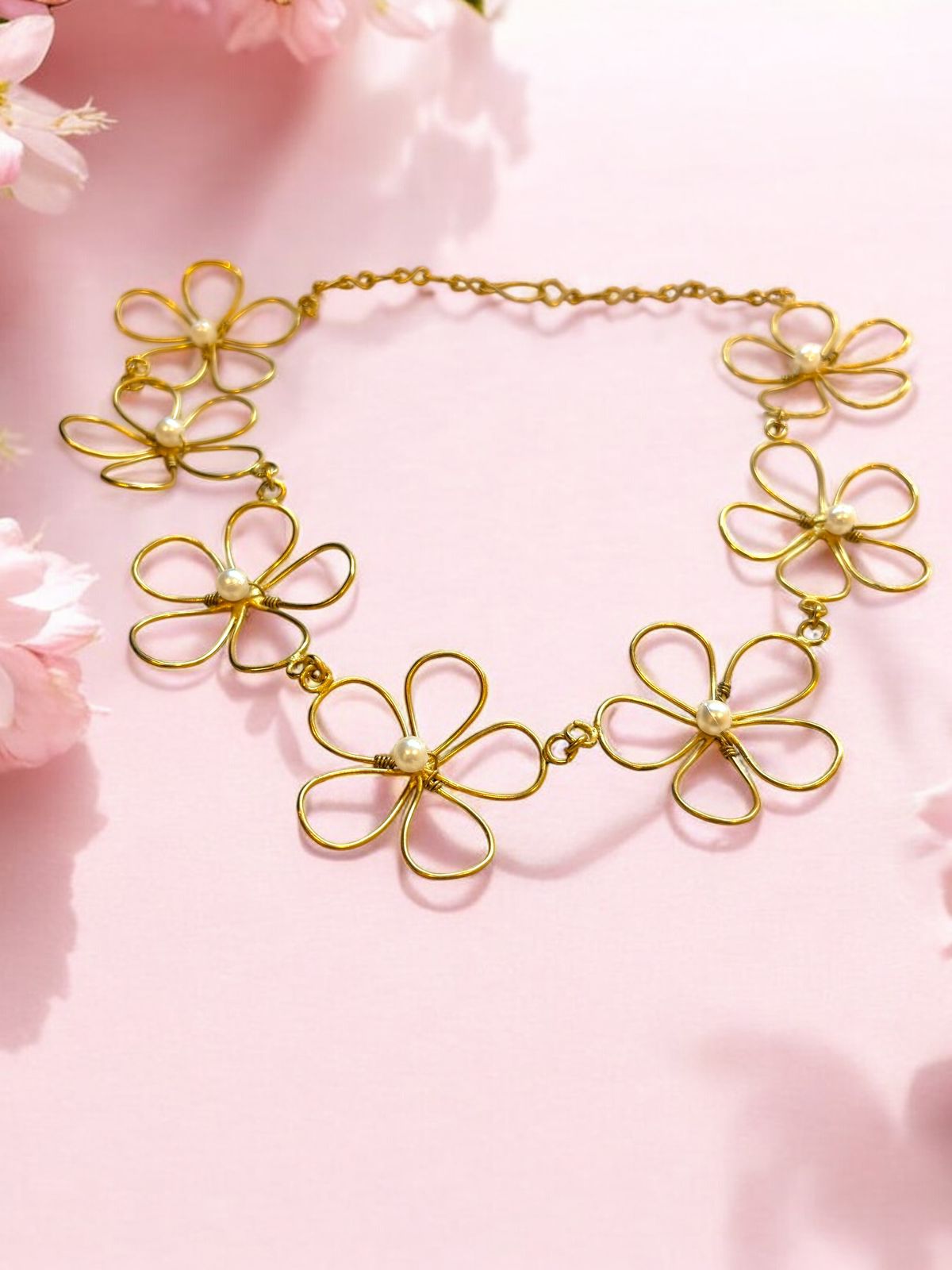 dainty-flower-pearl-brass-necklace