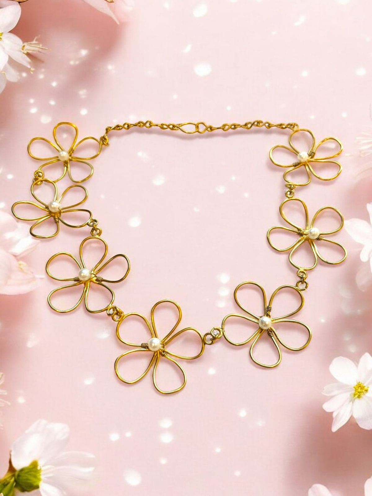 dainty-flower-pearl-brass-necklace