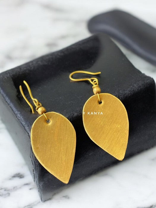 chhoti-patti-brass-earrings