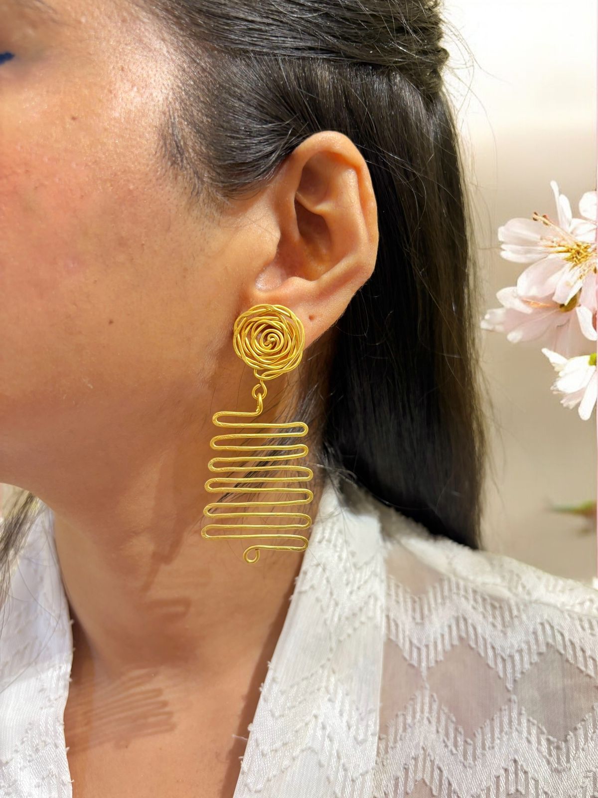 rose-zigzag-brass-earrings