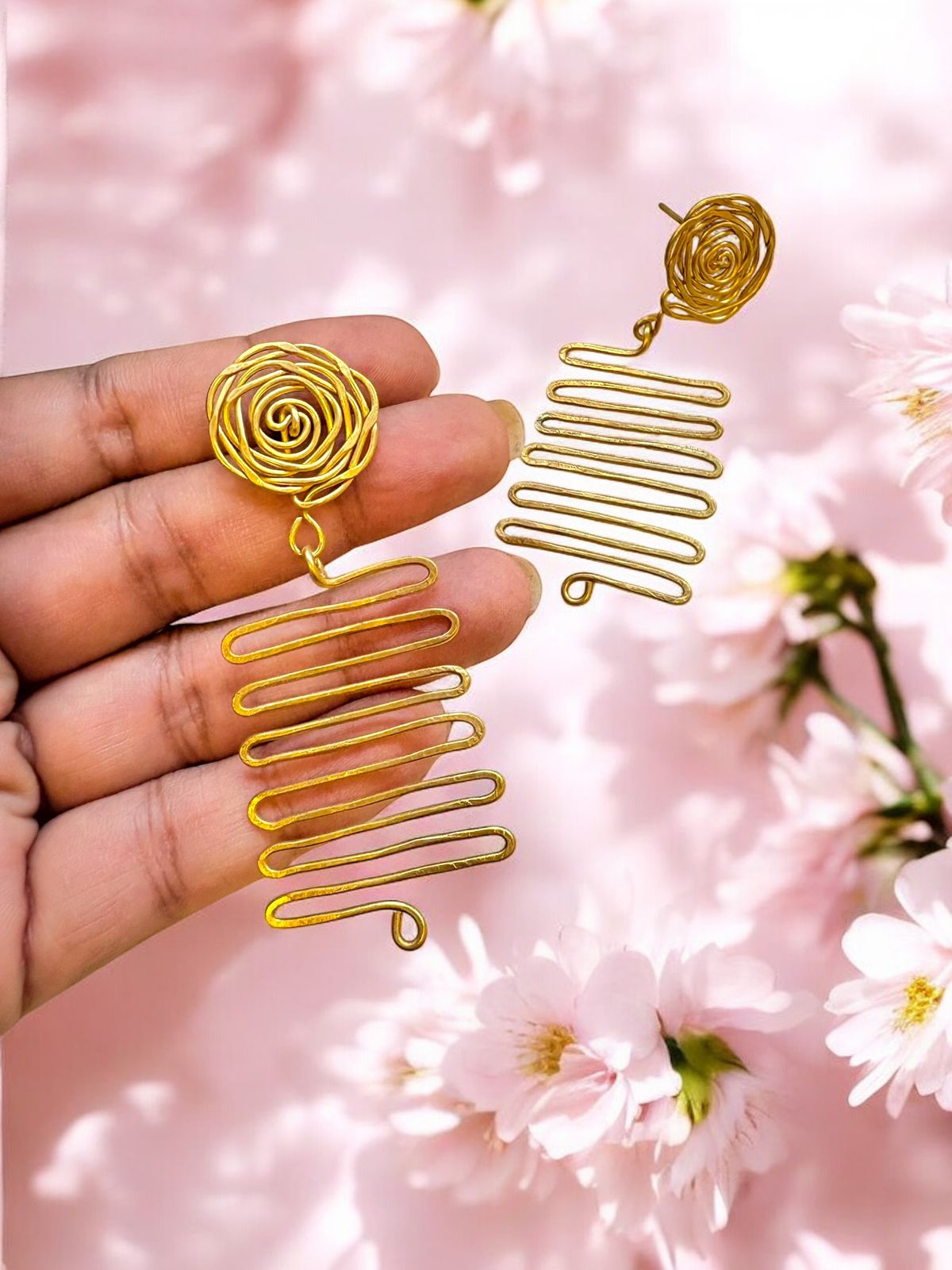 rose-zigzag-brass-earrings