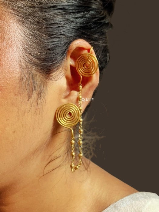 round-spiral-chained-brass-earcuffs