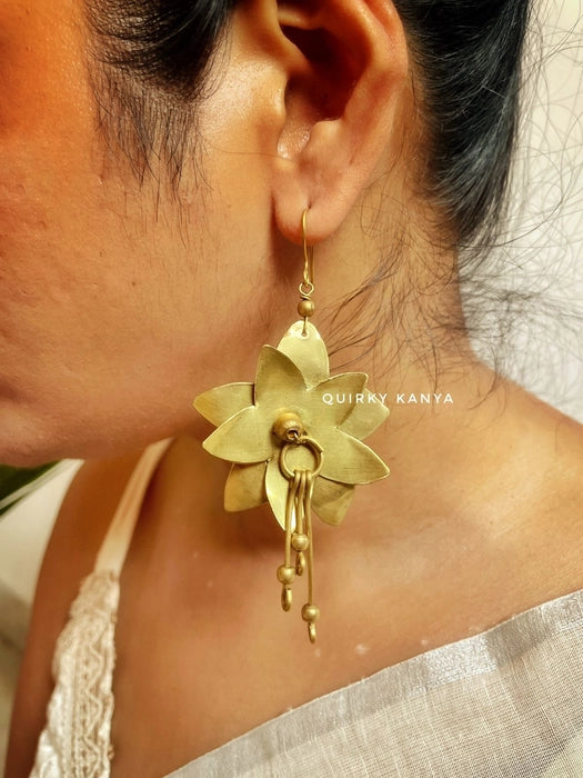 spring-flowers-brass-earrings