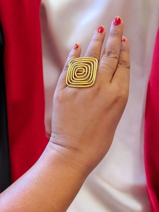 square-spiral-brass-cocktail-ring