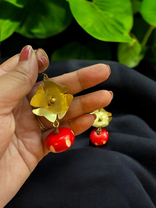 single-shiuli-red-stone-brass-earrings