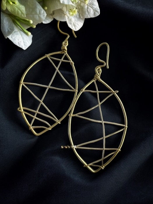 wired-leaf-brass-earrings