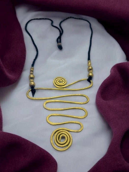 zigzag-double-spiral-brass-pendant-necklace